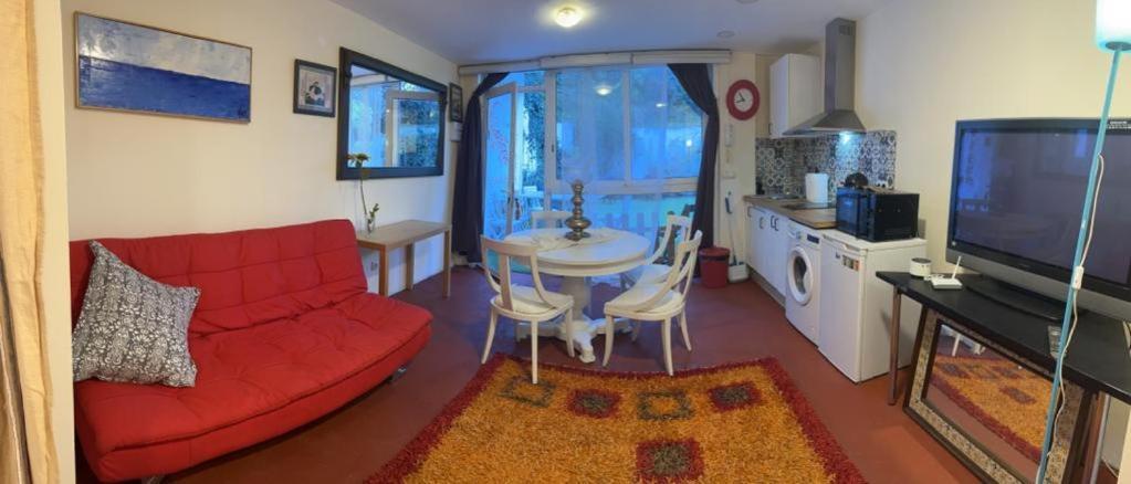 Apartamento Abierto Con Patio Matadepera Luaran gambar
