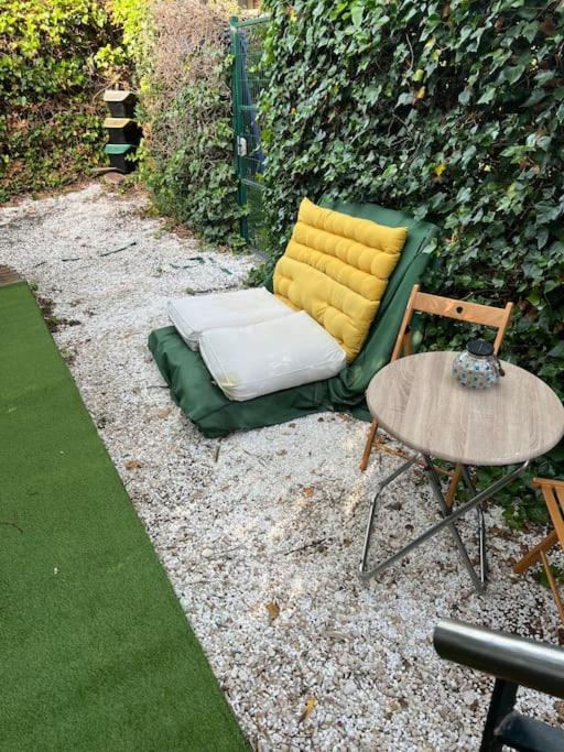 Apartamento Abierto Con Patio Matadepera Luaran gambar